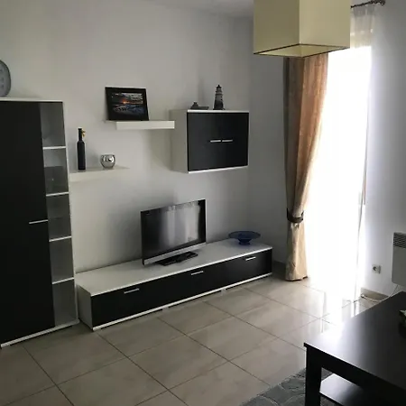 Daire Baltic Vip Apartament Blisko Zejscia Na Plaze Rewal